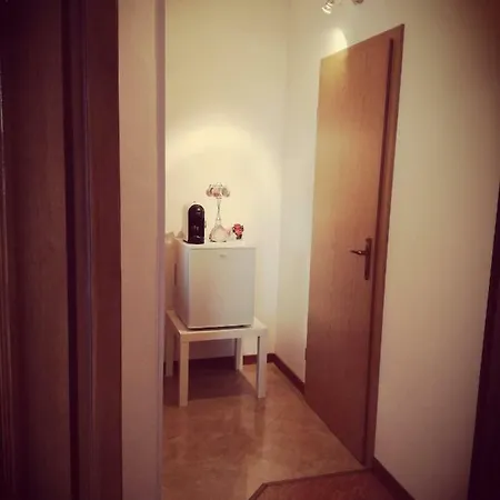 Kris With Private Entrance & Private Bathroom 4*