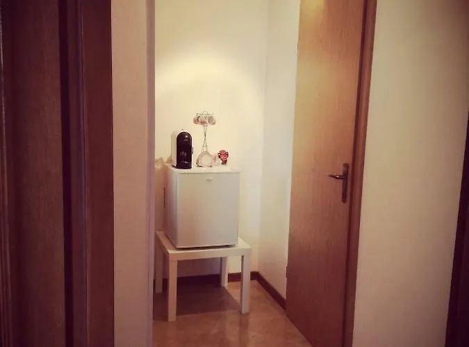 Kris With Private Entrance & Private Bathroom 4*